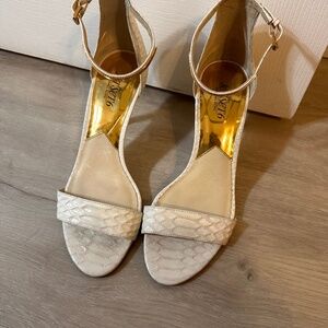 White Michael kors 8.5 jet set6